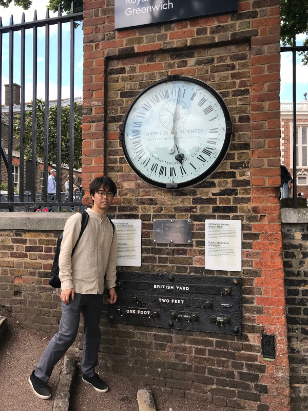 学校の裏のテニスコート